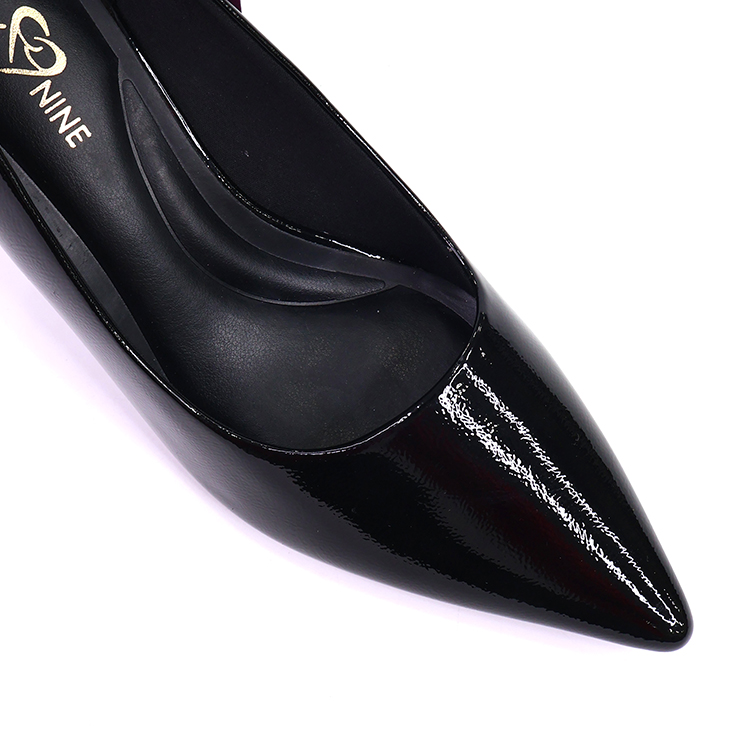 BLACK PATENT LEATHER HIGH HEELS